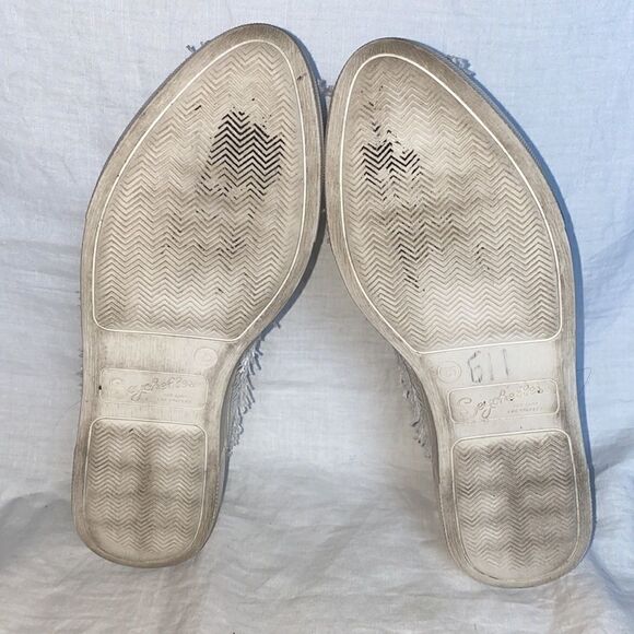 SEYCHELLES White/Silver Varsity Letter Crochet Slip-on Sneakers-7.5 - Picture 10 of 10